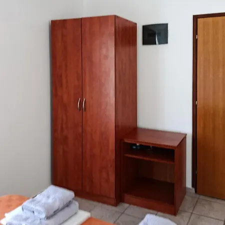 Apartment Beautiful In With Wifi Pirovac