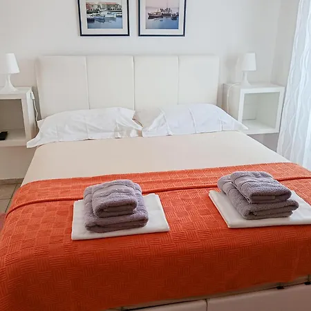 Apartment Beautiful In With Wifi Pirovac